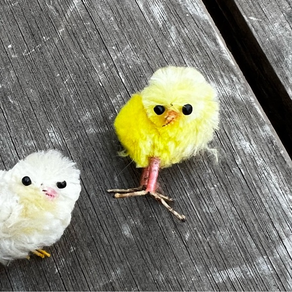 Vintage Tiny Chicks Fuzzy Wire Legs Mini Chickens Set of Three - Picture 3 of 7